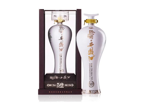 泸州求购国花瓷西凤酒50年