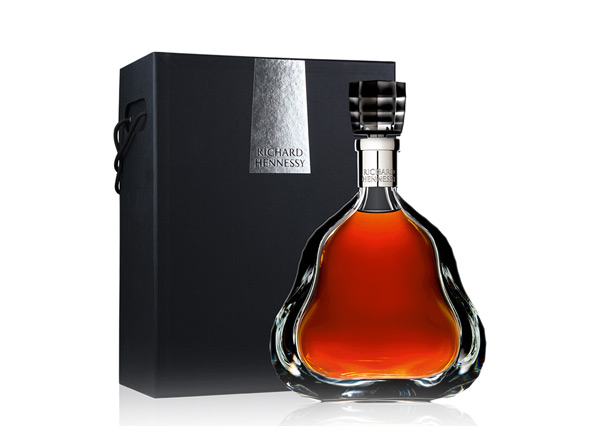 泸州收购轩尼诗李察XO回收Hennessy洋酒干邑白兰地700ml