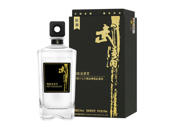 泸州上门回收武陵酒轻酱53度375ml国家金质奖礼盒装