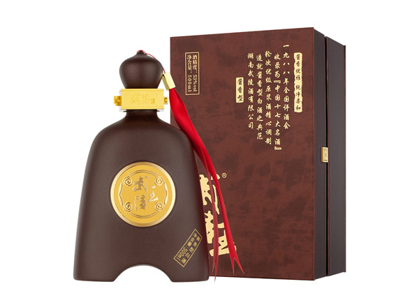 泸州武陵酒回收武陵王武王礼盒装白酒